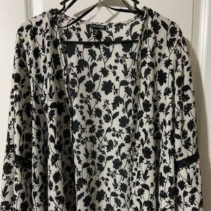 Roz & Ali black and white cardigan size 16